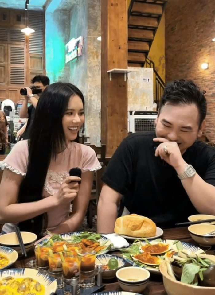 Cả 2 thường xuyên xuất hiện cùng nhau.