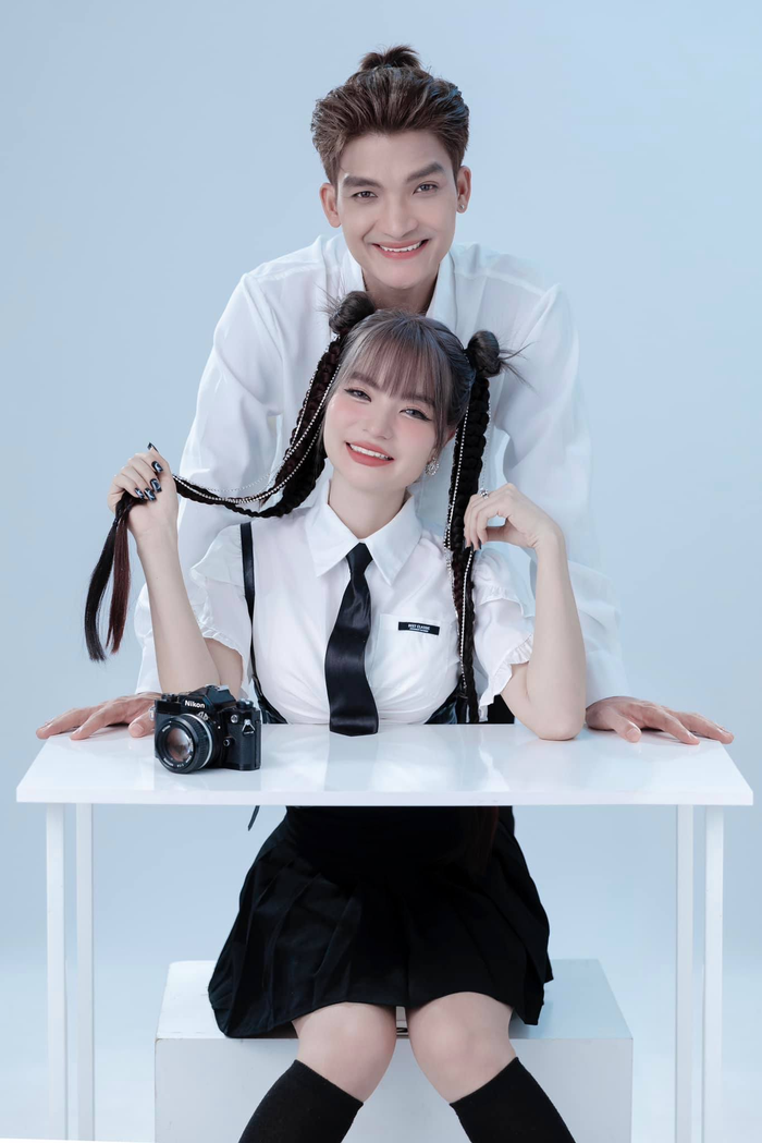 Vợ chồng Mạc Văn Khoa và Vy Pumpe.