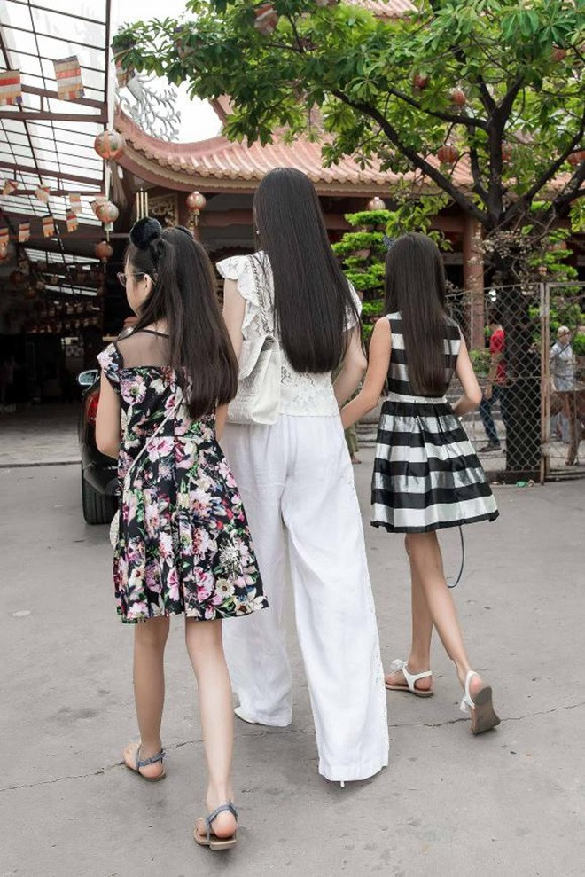 Em gái Cẩm Ly luôn giấu mặt con trước truyền thông.