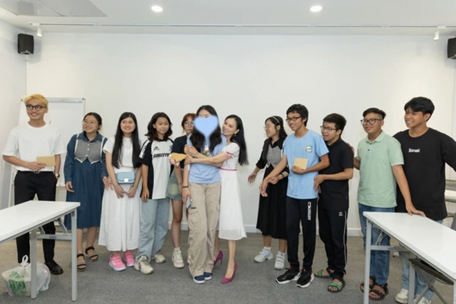 Ngoại hình của Angelina - con gái út Hà Phương gây bất ngờ.