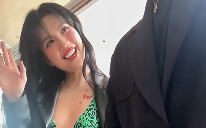 Biểu cảm của Ngọc Trinh khi gặp lại người yêu cũ Ảnh 2