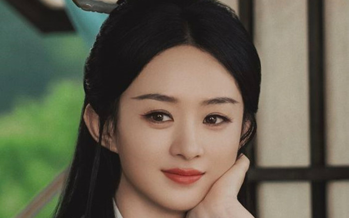 Triệu Lệ Dĩnh gây sốc vì làm việc quá chăm chỉ Ảnh 2