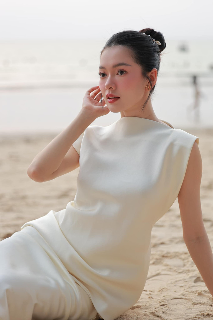 Hot girl Đắk Lắk gây bão trong Đi Giữa Trời Rực Rỡ: Sở hữu thân hình bốc lửa, được khuyên đi thi hoa hậu Ảnh 7