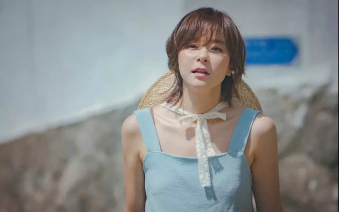 Nữ diễn viên nổi tiếng từ bỏ sự nghiệp, đi làm giúp việc, dọn dẹp vệ sinh để kiếm sống Ảnh 2