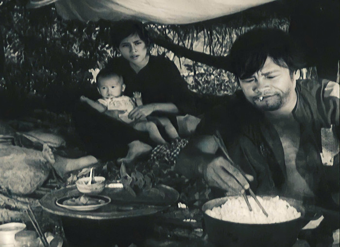 Hình ảnh em bé xuất hiện trong Cánh đồng hoang gây ấn tượng với khán giả.