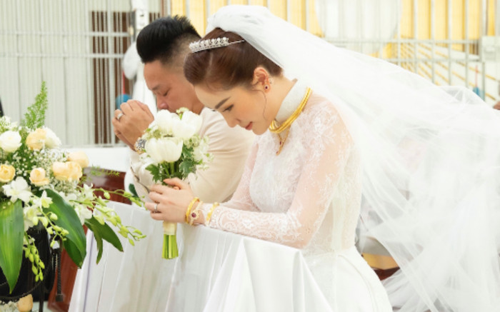 Nữ ca sĩ đình đám lấy chồng đại gia hơn 10 tuổi, đám cưới chỉ mời đúng 5 người? Ảnh 2