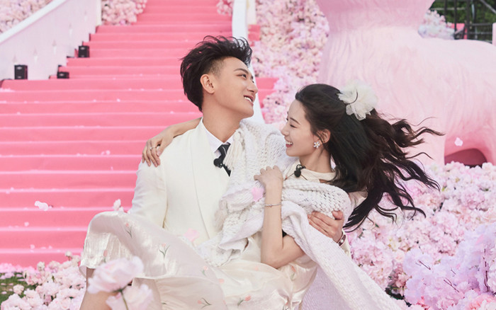 Chủ tịch và nàng thơ đã có con sau 5 ngày cầu hôn? Ảnh 2