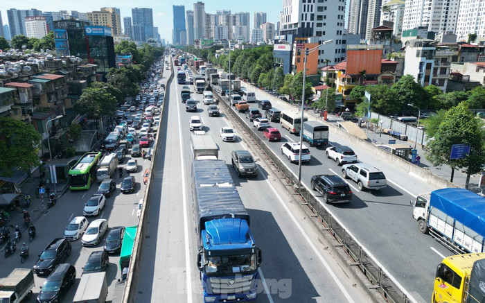 Hà Nội: Ô tô ùn dài trên đường Vành đai 3 trên cao trước nghỉ lễ 2/9 Ảnh 2