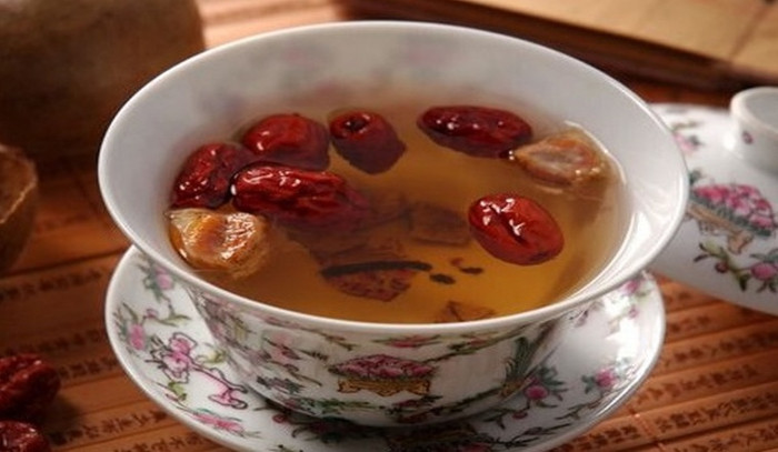 Bạn có thể kết hợp nấu quả la hán với táo đỏ, nha đam để thay đổi khẩu vị.