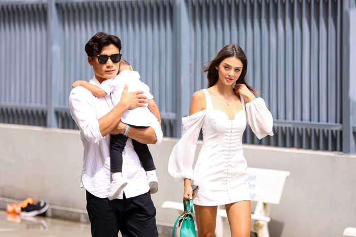 Thủ môn Bùi Tiến Dũng quyết định rời CLB HAGL vì muốn vợ được phát triển sự nghiệp.