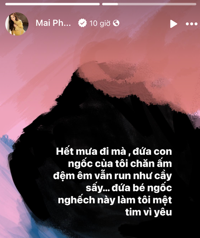 Mai Phương Thúy lo lắng cho tình trạng của 'con'. 