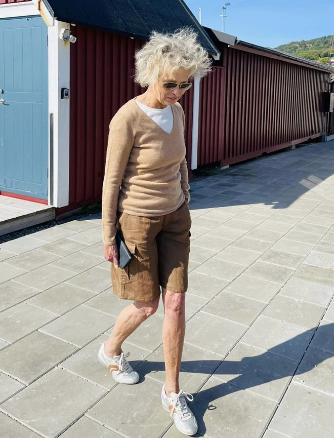 Bà vẫn rất năng động ở tuổi 82.