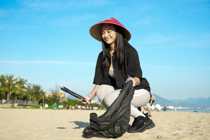 Thời gian qua, Mai Ngô tích cực tham gia các hoạt động cộng đồng. 