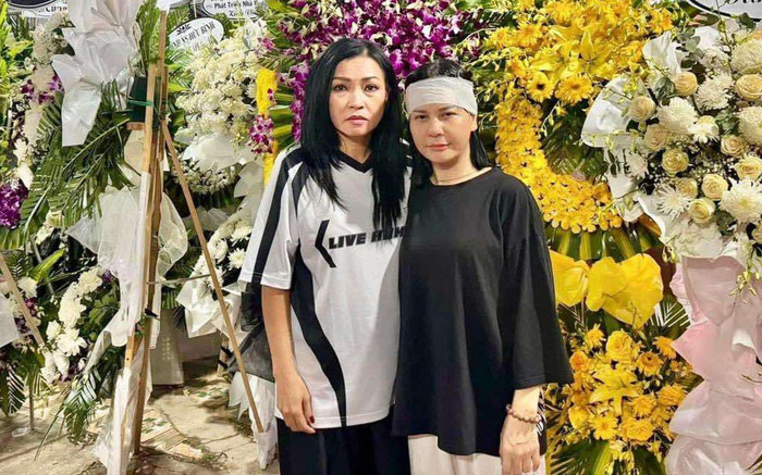 Cát Phượng tiều tuỵ đội tang cha Ảnh 2