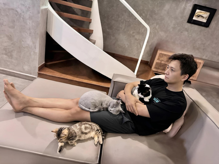 Tôi mua căn hộ này vào khoảng thời gian dịch COVID-19 hoành hành nên phải bỏ trống tầm 2 năm. Sau đó căn hộ được xây dựng trong vòng 6 tháng và mất thêm khoảng 2, 3 tháng để sửa chữa nữa.