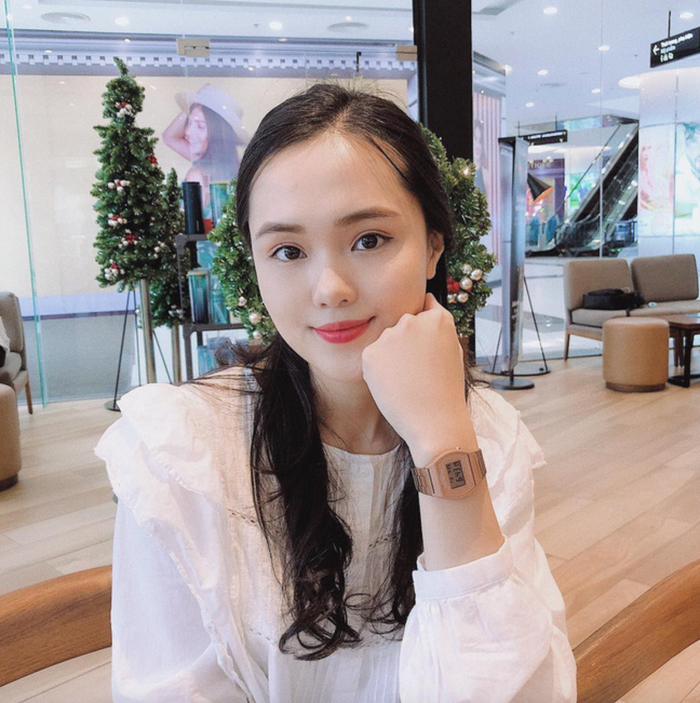 Quỳnh Anh - vợ Duy Mạnh kiếm hàng tỷ đồng mỗi tháng nhờ công việc kinh doanh.