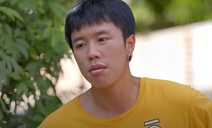 Long Vũ đang có vai diễn ấn tượng trong Đi giữa trời rực rỡ. 