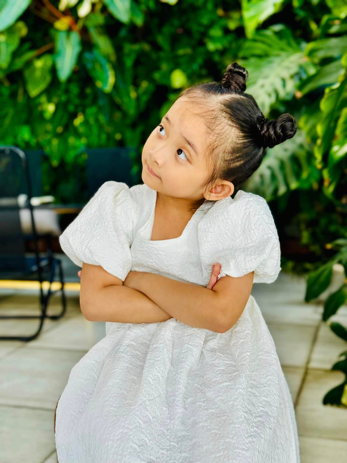 Anna thừa hưởng năng khiếu nghệ thuật từ bố mẹ, dù chỉ mới 6 tuổi.&nbsp;