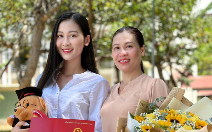 Bất ngờ nhan sắc mẹ ruột Tân Hoa hậu Quế Anh Ảnh 2