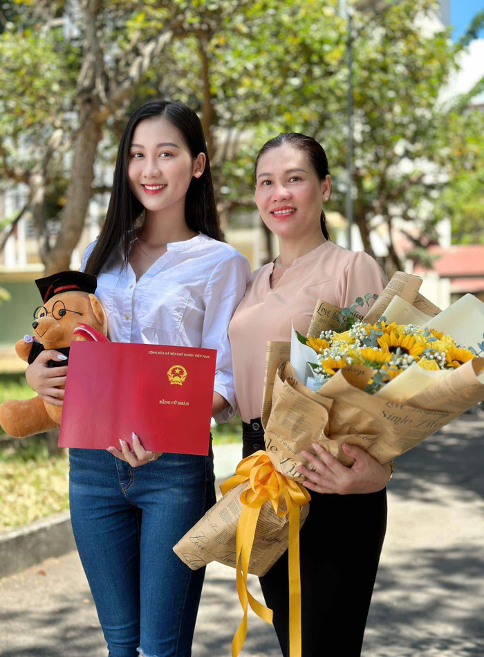 Bất ngờ nhan sắc mẹ ruột Tân Hoa hậu Quế Anh Ảnh 2