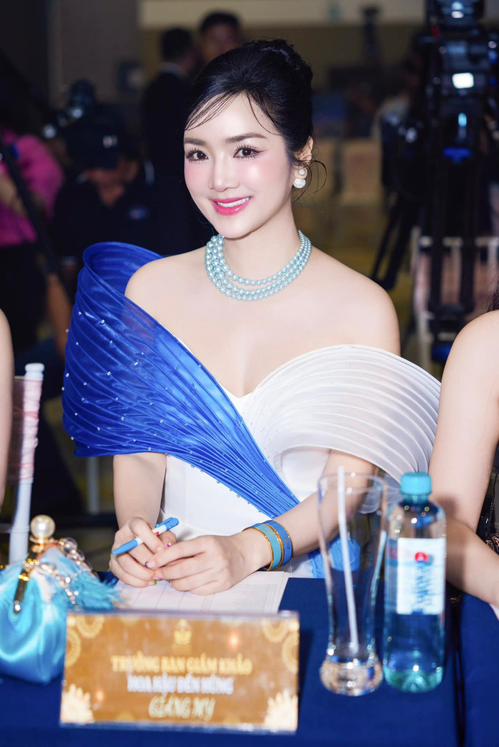 Ở tuổi 53, nhan sắc 'đẹp không tỳ vết' của Hoa hậu Giáng My khiến dân tình xuýt xoa khen ngợi. 