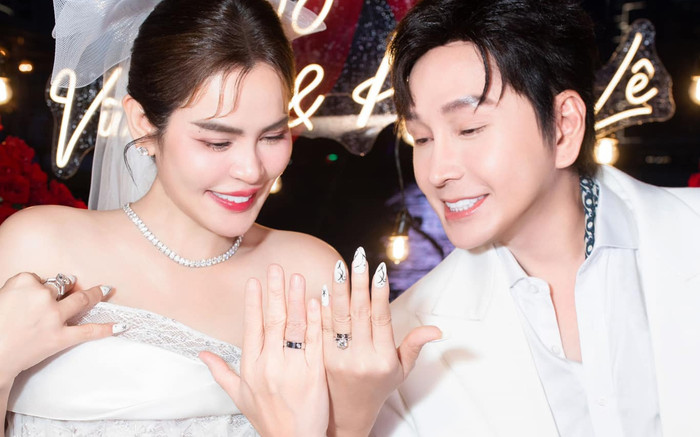 Hoa hậu Phương Lê - NSƯT Vũ Luân khóa môi ngọt ngào trong lễ đính hôn Ảnh 2