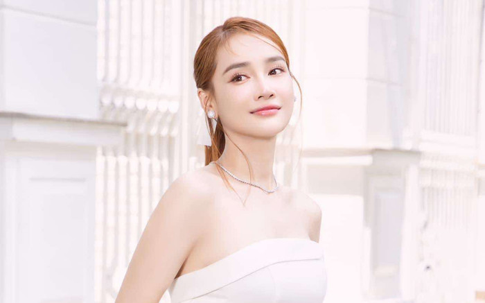 Nhã Phương khoe vai trần quyến rũ, nhan sắc mẹ hai con gây ngỡ ngàng Ảnh 2