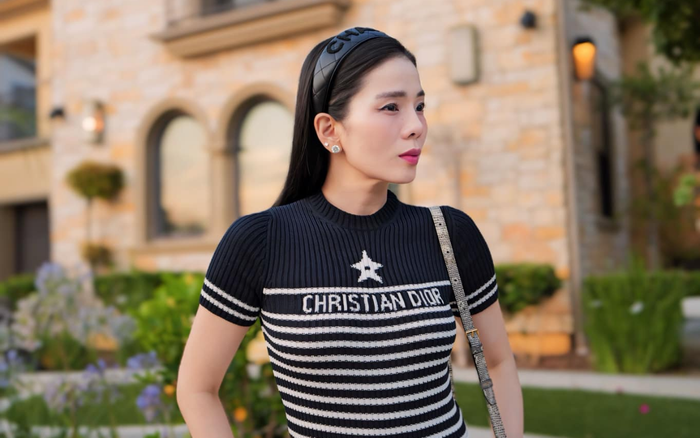 Lệ Quyên đang hướng đến sự tối giản, thanh lịch thay vì những bộ đồ màu mè, sặc sỡ như trước đây. Ảnh: FBNV