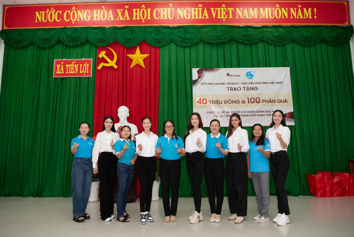 Ngày đầu tiên trong nhiệm kỳ, Hoa hậu Quế Anh cùng các Á hậu đã đi làm từ thiện. Ảnh: Facebook Miss Grand Vietnam - Hoa hậu Hoà Bình Việt Nam