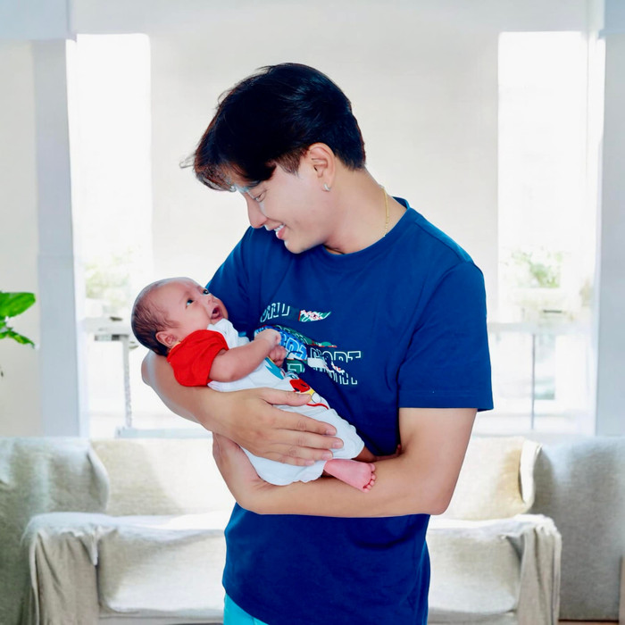 Nguyễn Lê Bá Thắng hài hước đăng tin 'tuyển dâu'. 