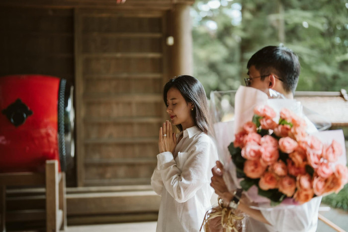 Ánh mắt si tình của thiếu gia tập đoàn nhựa dành cho Midu khiến dân tình không khỏi ngưỡng mộ.