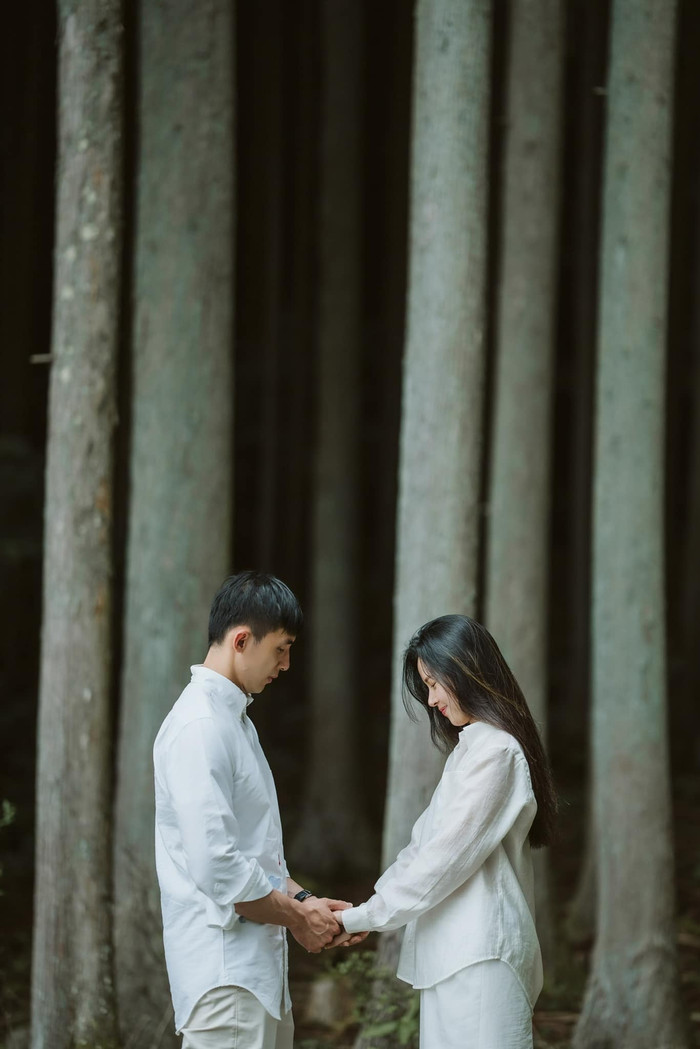 Thiếu gia Minh Đạt - ông xã của Midu được ví như 'tổng tài xé truyện bước ra' khi sở hữu vẻ ngoài điển trai, sự nghiệp thành đạt và loạt cử chỉ cưng chiều vợ hết nấc.