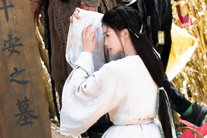 Ảnh leak của Bạch Lộc trên phim trường Lâm Giang Tiên.