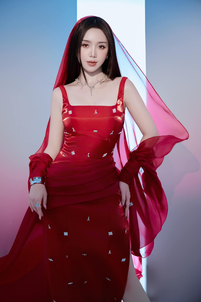 Vừa thông báo lên chức, Quỳnh Kool khoe bộ ảnh hóa cô dâu Ảnh 1