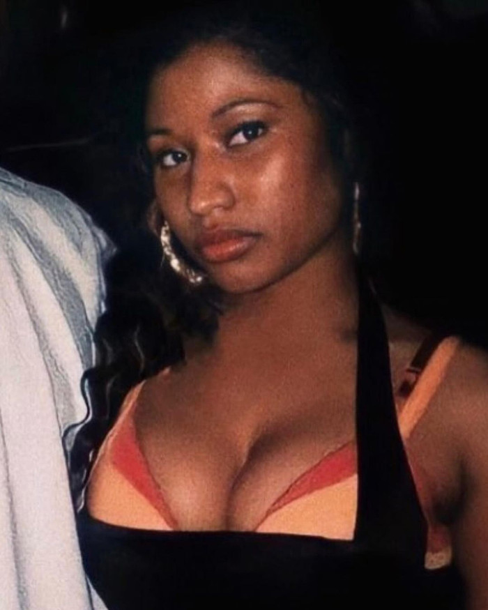 Nhan sắc của Nicki Minaj 17 năm về trước thu hút sự chú ý mạnh mẽ từ người hâm mộ.