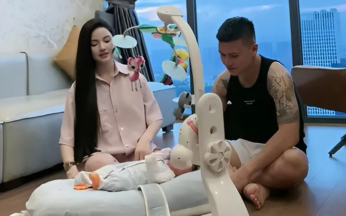 Niềm vui của Quang Hải khi làm bố Ảnh 2