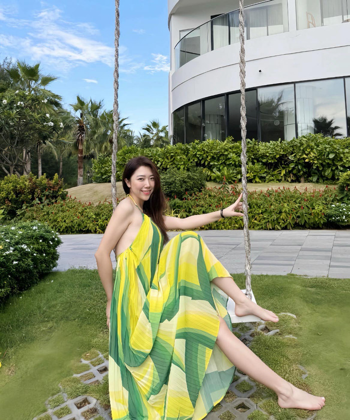 Em gái Trấn Thành được khen ngợi đẹp mặn mà sau 6 năm kết hôn, sinh con. 