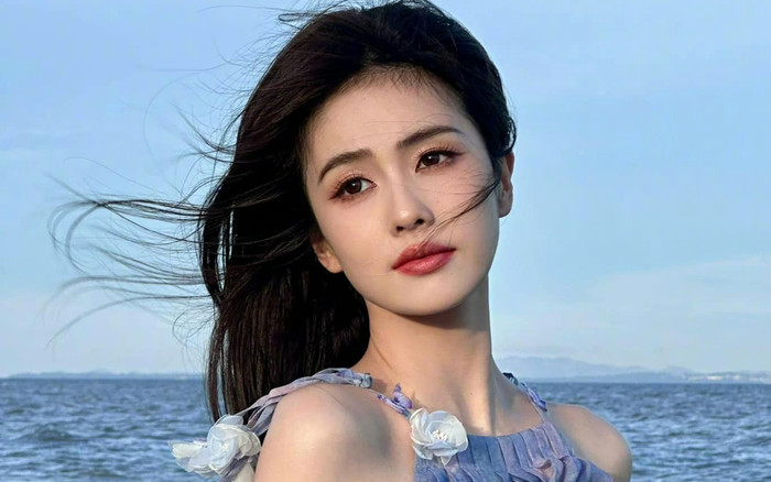 Bạch Lộc nhận 80 kịch bản phim mới, fan lo lắng cho sức khỏe của thần tượng Ảnh 2