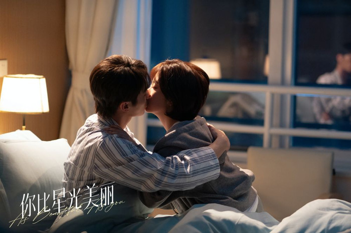 Hứa Khải gặp nhiều ngại ngùng khi quay cảnh hôn cùng Đàm Tùng Vận. 