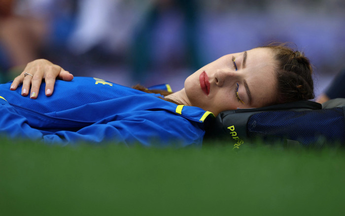 'Nữ thần nhảy cao' gây thương nhớ với dáng ngủ tựa thiên thần tại Olympic 2024 Ảnh 2