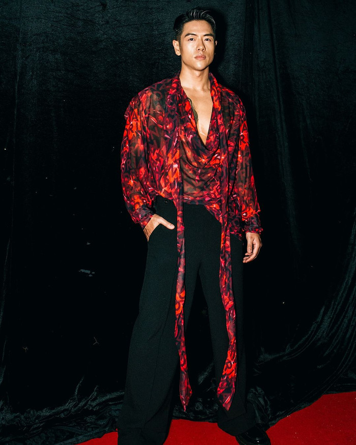 Michael Trương - chàng người mẫu gốc Việt nhận được sự chú ý khi trở thành mảnh ghép đặc biệt tại show hẹn hò đình đám Đảo Thiên Đường. Ngoài gương mặt nam tính, góc cạnh, vóc dáng vạm vỡ săn chắc, anh còn gây chú ý với gu thời trang thời thượng.