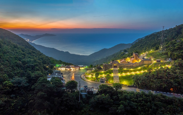 'Thiên hạ đệ nhất hùng quan' tại Huế gây sốt với gần 13.000 lượt khách trong 4 ngày Ảnh 2