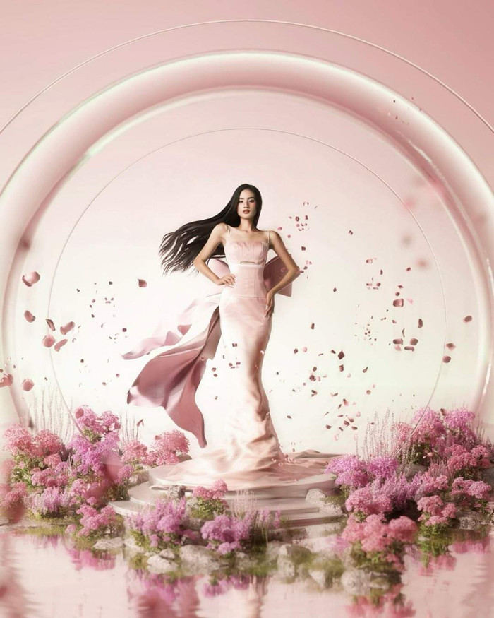 Theo thông tin từ đơn vị chủ quản, Huỳnh Trần Ý Nhi được huấn luyện kỹ năng, chăm sóc và tập luyện hình thể với đội ngũ chuyên nghiệp Việt Nam thông qua hình thức trực tuyến. Sống và tập luyện trong môi trường quốc tế, nàng hậu có cơ hội tiếp xúc và phát triển vốn tiếng Anh thêm phong phú. Từ đây, khán giả không còn quá lo lắng cho kỹ năng ứng xử trước hội đồng quốc tế của cô.  