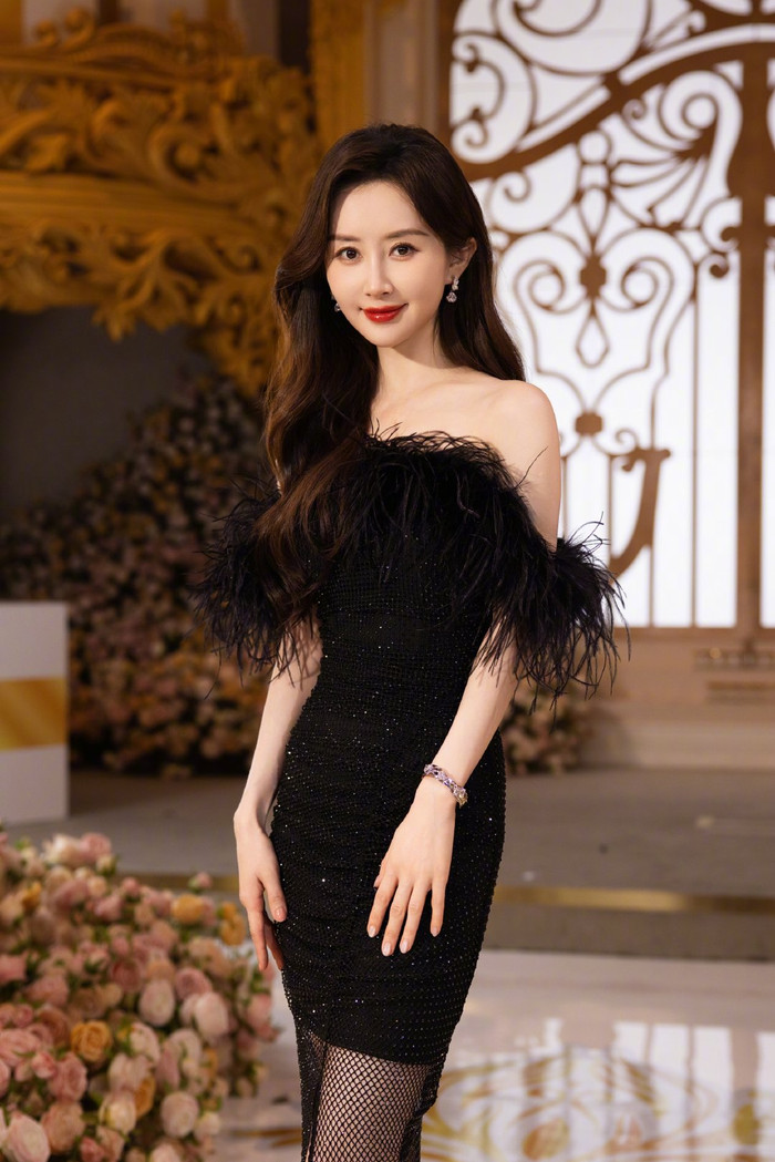 Thư Sướng bị tố là kẻ thứ 3