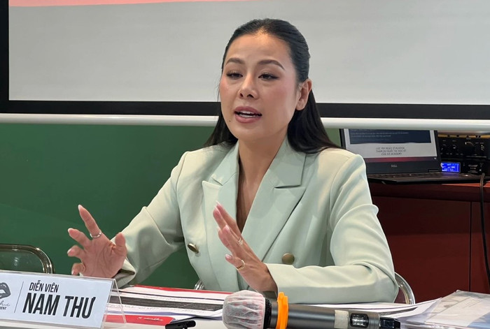 Diễn viên Nam Thư tại buổi họp báo