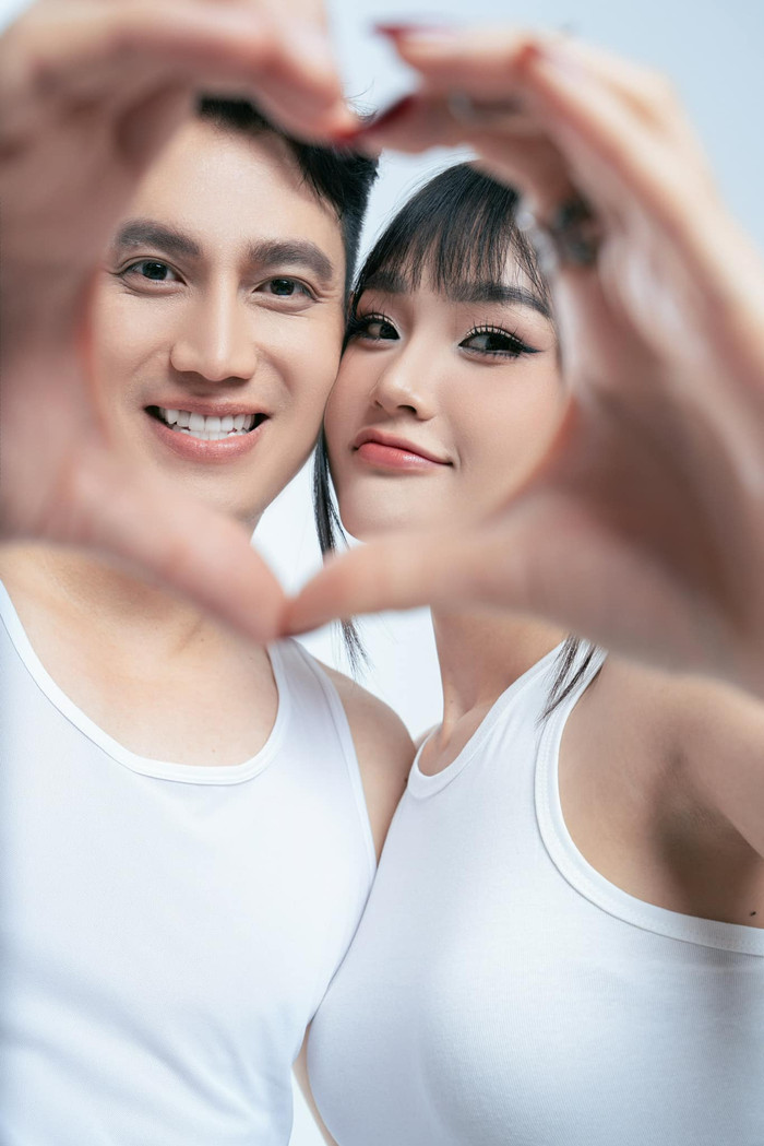 Cù Thị Trà đang là 'người tình màn ảnh' của Việt Anh. 