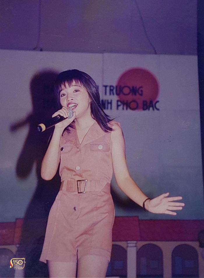 Nhan sắc thời nữ sinh trung học của Hiền Thục quả là không đùa được đâu! 