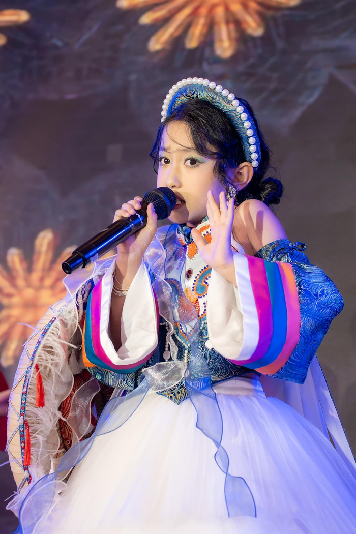 Suri Quỳnh Anh với thần thái biểu diễn được đánh giá cao.