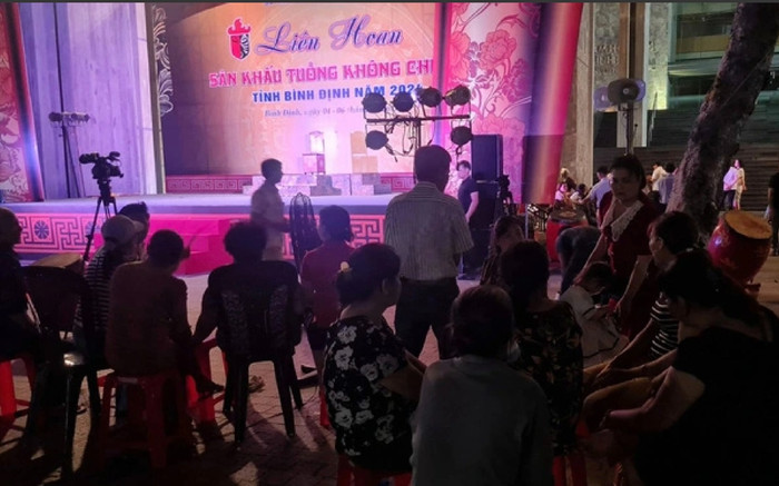 Nam nghệ nhân bất ngờ đột tử khi đang diễn tuồng trên sân khấu Ảnh 2