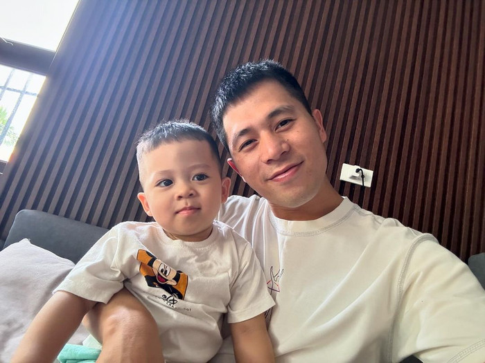 Trần Đình Trọng và con trai cưng khoe khoảnh khắc đáng yêu Ảnh 2